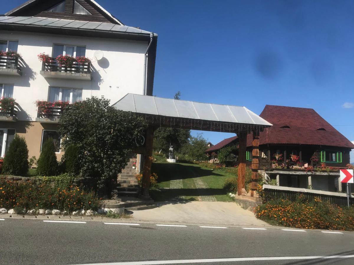 Casa Relax Hotel Văleni Esterno foto
