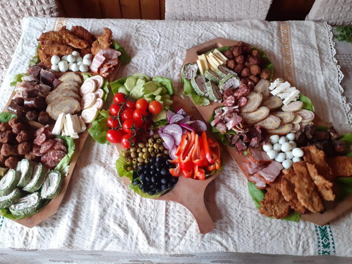 Casa Relax Hotel Văleni Esterno foto