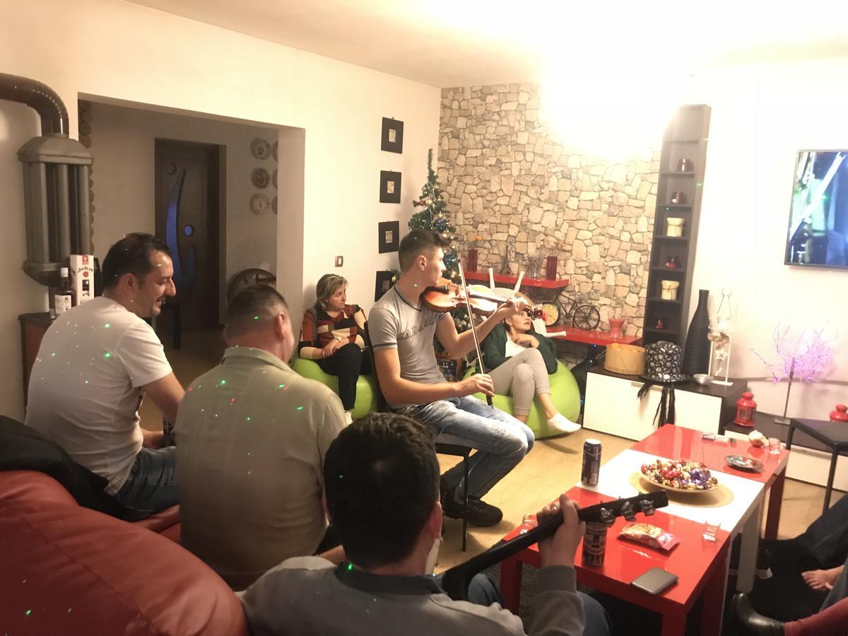 Casa Relax Hotel Văleni Esterno foto